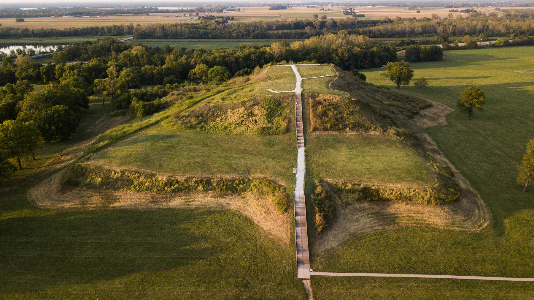 Cahokia, Monks Mound and the Largest Pyramid in North America