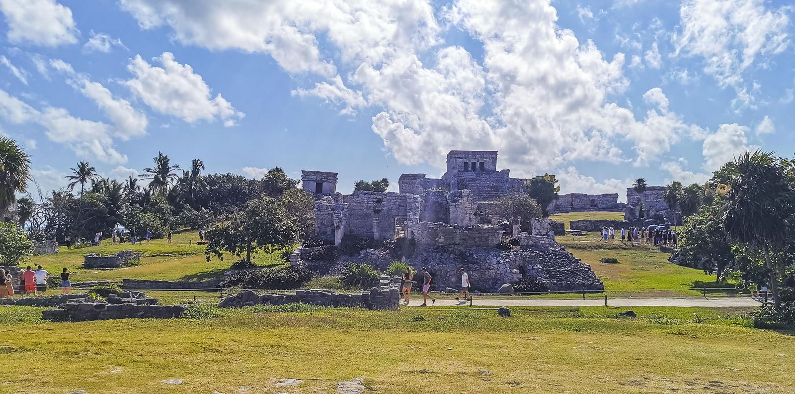 This is an extraordinary view at the ruins of Tulum. Credut: Yayimages.