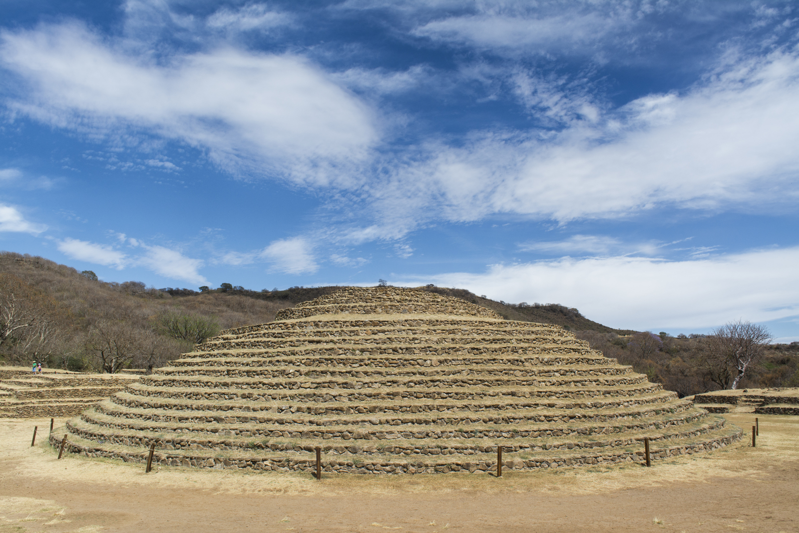 A nice view showing a "circular" pyramid. Yayimages.