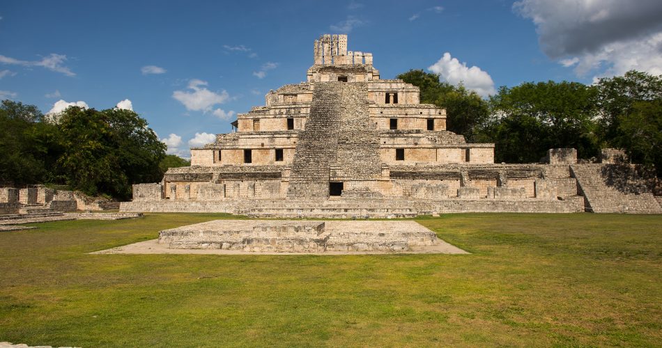 The pyramid of Edzna. Wikimedia Commons.