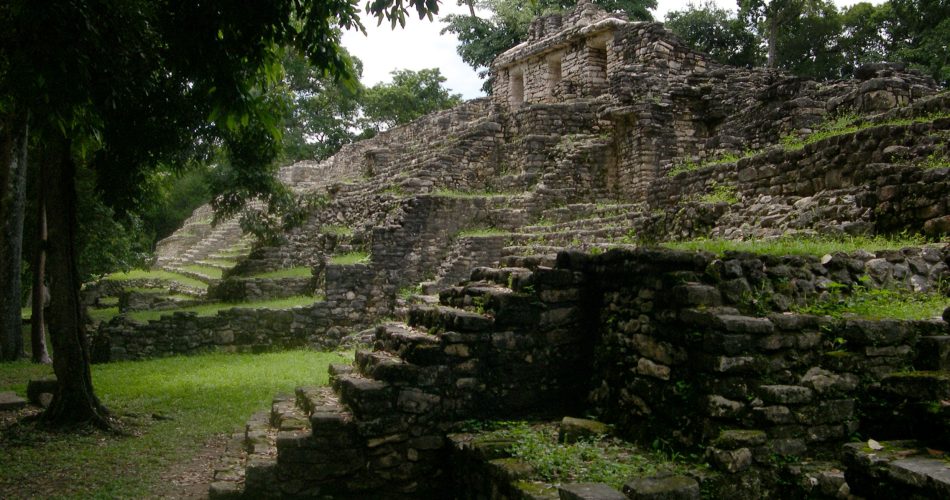 Pyramids of Yaxchilan. Image Credit: Wikimedia Commons / Jacob Rus.